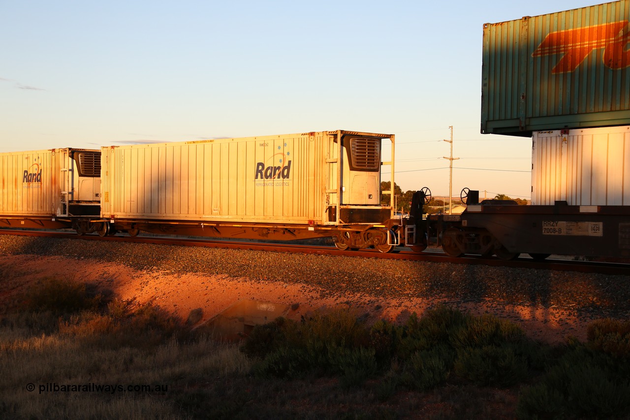 160601 10150
West Kalgoorlie, 2MP5 intermodal train, RRYY 22 platform 5 of 5-pack articulated low profile skel waggon set, one of fifty two such sets built by Bradken Rail Braemar from a Williams-Worley design, based on the TNT TRAY type for moving automotive carrying containers, 46' 6