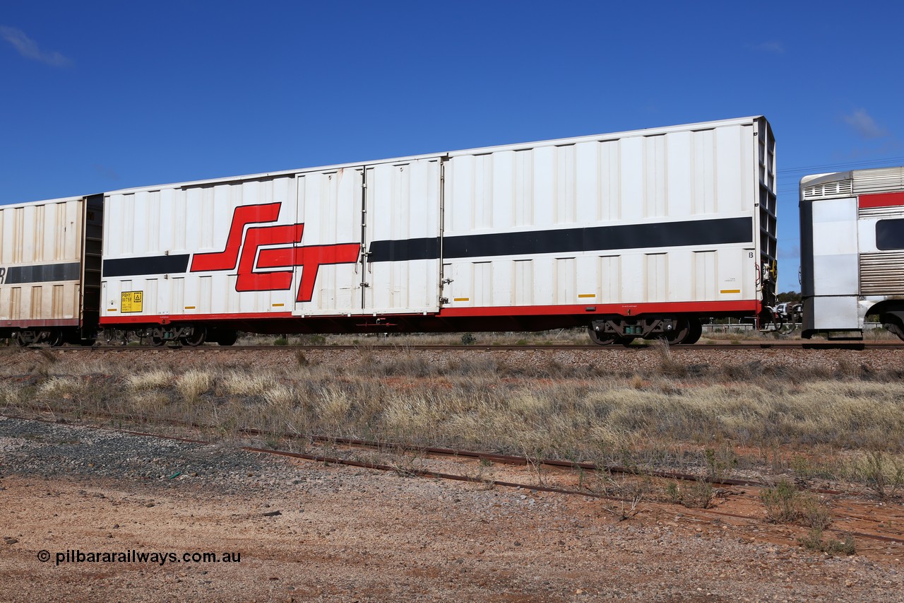 160522 2220
Parkeston, SCT train 6MP9 operating from Melbourne to Perth, PBHY type covered van PBHY 0075 Greater Freighter, built by CSR Meishan Rolling Stock Co China.
Keywords: PBHY-type;PBHY0075;CSR-Meishan-China;