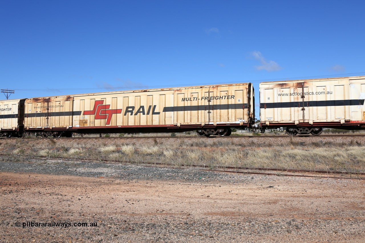 160522 2235
Parkeston, SCT train 6MP9 operating from Melbourne to Perth, PBGY type covered van PBGY 0150 Multi-Freighter, one of eighty units built by Gemco WA with Independent Brake signage.
Keywords: PBGY-type;PBGY0150;Gemco-WA;