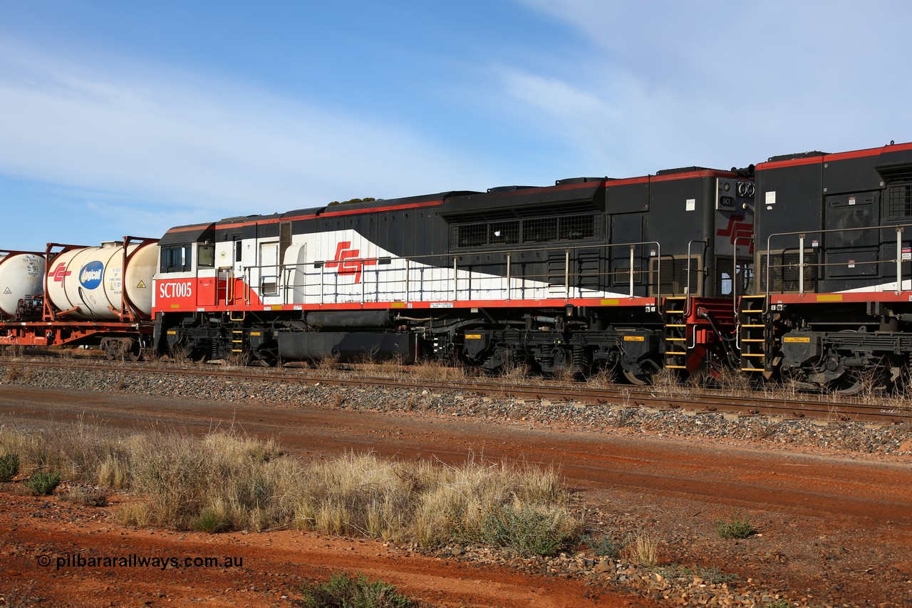 160523 2822
Parkeston, SCT train 7GP1 which operates from Parkes NSW (Goobang Junction) to Perth, SCT class SCT 005 serial 07-1729 second unit is an EDI Downer built EMD model GT46C-ACe.
Keywords: SCT-class;SCT005;EDI-Downer;EMD;GT46C-ACe;07-1729;