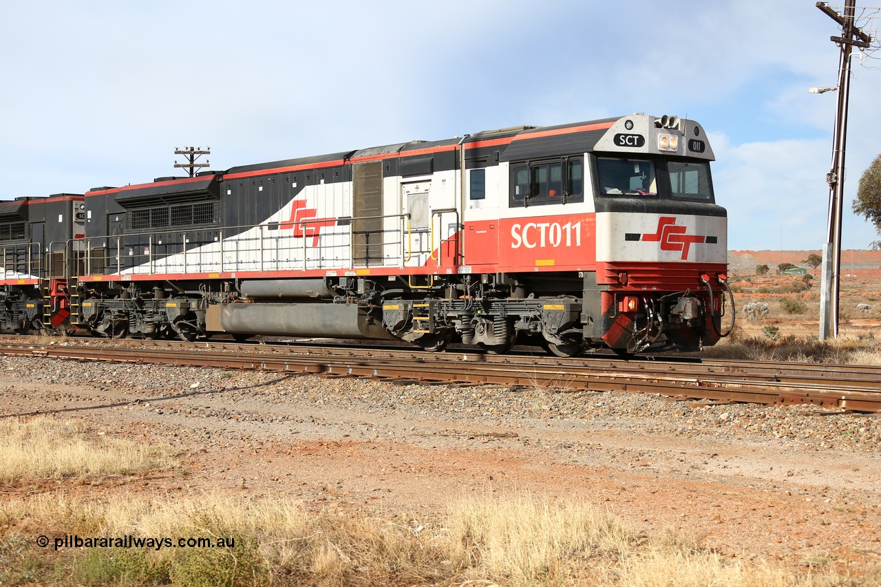 160523 2869
Parkeston, SCT train 7GP1 which operates from Parkes NSW (Goobang Junction) to Perth, SCT class SCT 011 serial 07-1735 lead unit is an EDI Downer built EMD model GT46C-ACe, departs with 70 waggons for 5231 tonnes and 1647.5 metres length.
Keywords: SCT-class;SCT011;EDI-Downer;EMD;GT46C-ACe;07-1735;