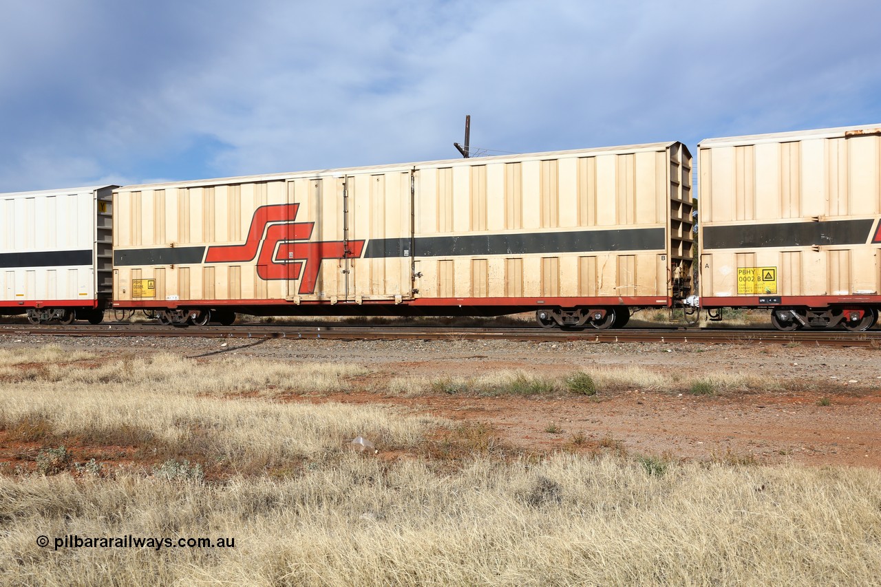 160523 2875
Parkeston, SCT train 7GP1 which operates from Parkes NSW (Goobang Junction) to Perth, PBHY type covered van PBHY 0036 Greater Freighter, one of a second batch of thirty units built by Gemco WA without the Greater Freighter signage.
Keywords: PBHY-type;PBHY0038;Gemco-WA;