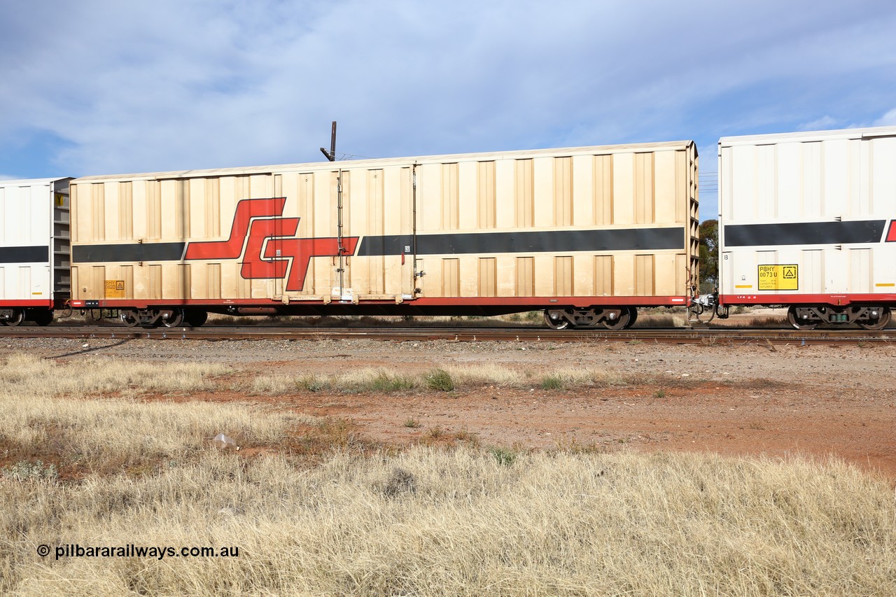 160523 2898
Parkeston, SCT train 7GP1 which operates from Parkes NSW (Goobang Junction) to Perth, PBHY type covered van PBHY 0062 Greater Freighter, one of a second batch of thirty units built by Gemco WA without the Greater Freighter signage.
Keywords: PBHY-type;PBHY0062;Gemco-WA;