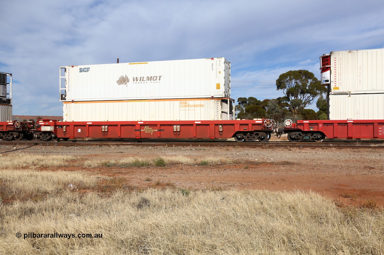 160523 2909
Parkeston, SCT train 7GP1 which operates from Parkes NSW (Goobang Junction) to Perth, PWWY type PWWY 0035 one of forty well waggons built by Bradken NSW for SCT, loaded with a 46' MFR3 type Rail Containers reefer SCFU 811005 and a 46' MFRG former Wilmot Freeze Haul WB009 now SCFU 814029.
Keywords: PWWY-type;PWWY0035;Bradken-NSW;
