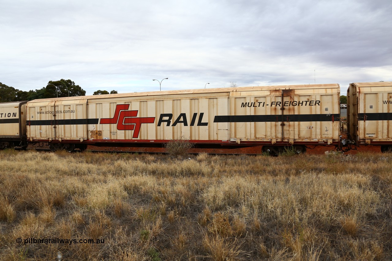 160524 3693
Kalgoorlie, SCT train 2PM9 operating from Perth to Melbourne, PBGY type covered van PBGY 0113 Multi-Freighter, one of eighty units built by Gemco WA with Independent Brake signage.
Keywords: PBGY-type;PBGY0113;Gemco-WA;