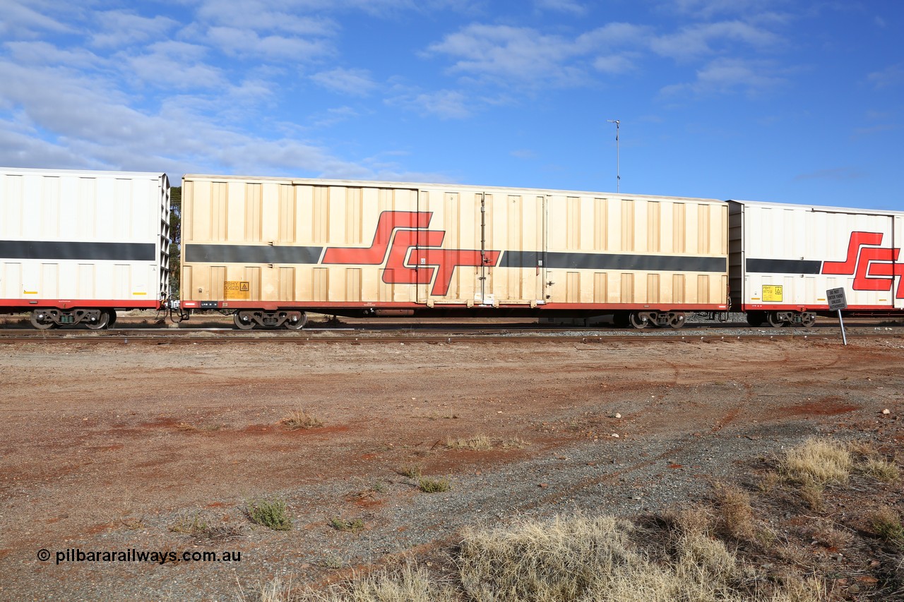 160525 4607
Parkeston, SCT train 3PG1 which operates from Perth to Parkes NSW (Goobang Junction), PBHY type covered van PBHY 0062 Greater Freighter, one of a second batch of thirty units built by Gemco WA without the Greater Freighter signage.
Keywords: PBHY-type;PBHY0062;Gemco-WA;