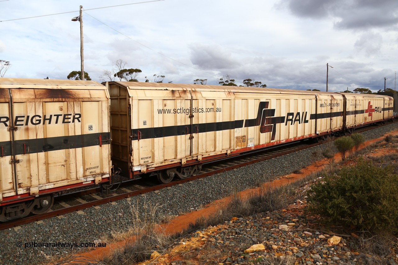 160526 5336
West Kalgoorlie, SCT train 3MP9 operating from Melbourne to Perth, PBGY type covered van PBGY 0121 Multi-Freighter, one of eighty units built by Gemco WA, with Independent Brake signage.
Keywords: PBGY-type;PBGY0121;Gemco-WA;