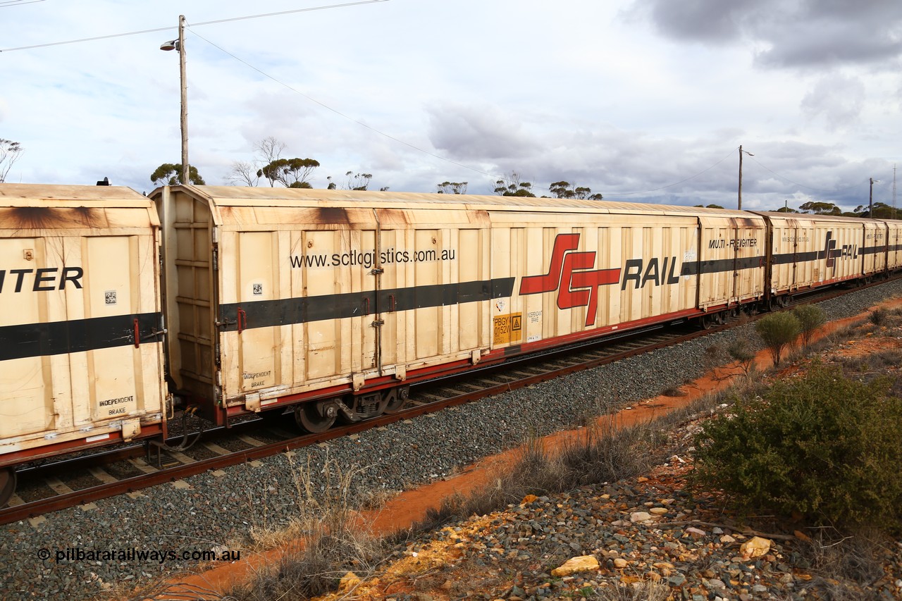 160526 5337
West Kalgoorlie, SCT train 3MP9 operating from Melbourne to Perth, PBGY type covered van PBGY 0152 Multi-Freighter, one of eighty units built by Gemco WA, with Independent Brake signage.
Keywords: PBGY-type;PBGY0152;Gemco-WA;