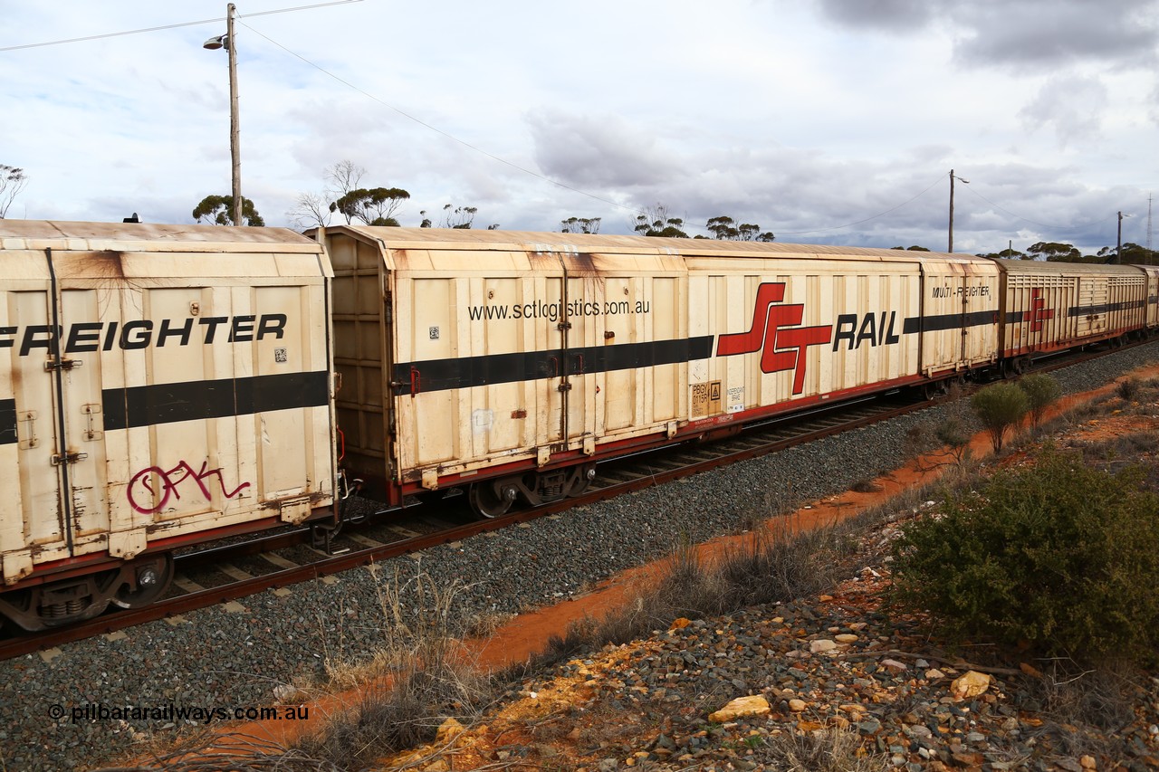 160526 5350
West Kalgoorlie, SCT train 3MP9 operating from Melbourne to Perth, PBGY type covered van PBGY 0115 Multi-Freighter, one of eighty units built by Gemco WA, with Independent Brake signage.
Keywords: PBGY-type;PBGY0115;Gemco-WA;