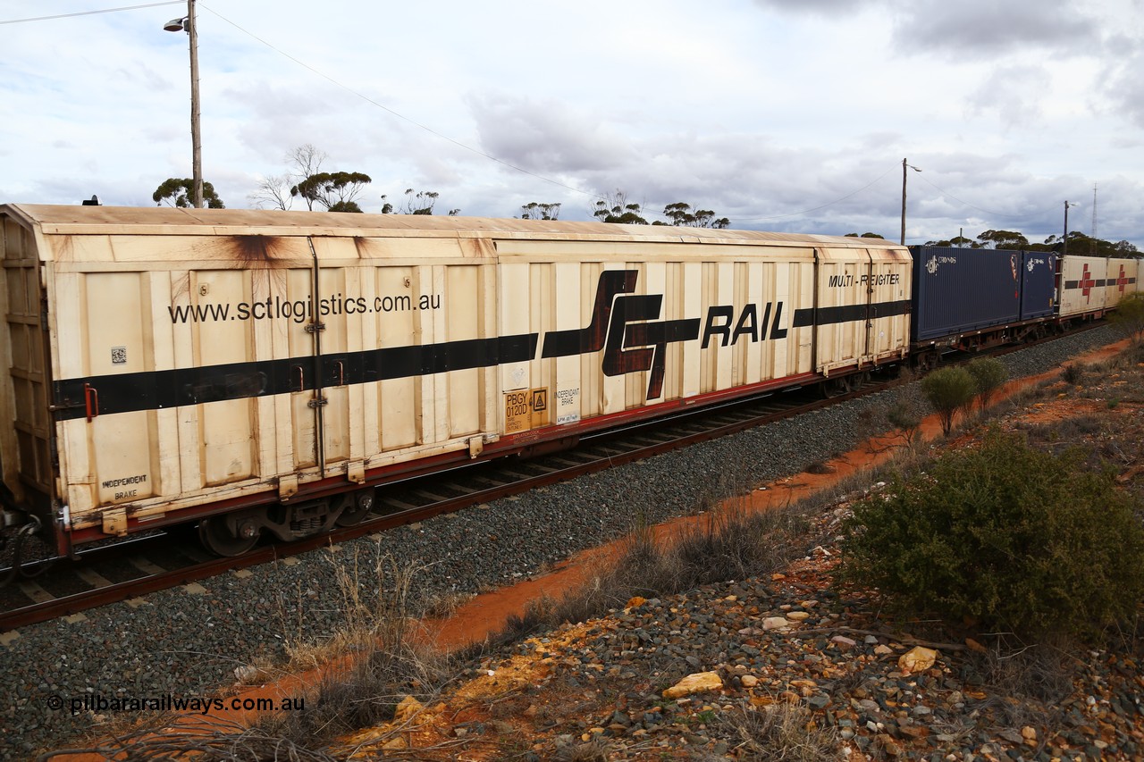 160526 5364
West Kalgoorlie, SCT train 3MP9 operating from Melbourne to Perth, PBGY type covered van PBGY 0120 Multi-Freighter, one of eighty units built by Gemco WA, with Independent Brake signage.
Keywords: PBGY-type;PBGY0120;Gemco-WA;