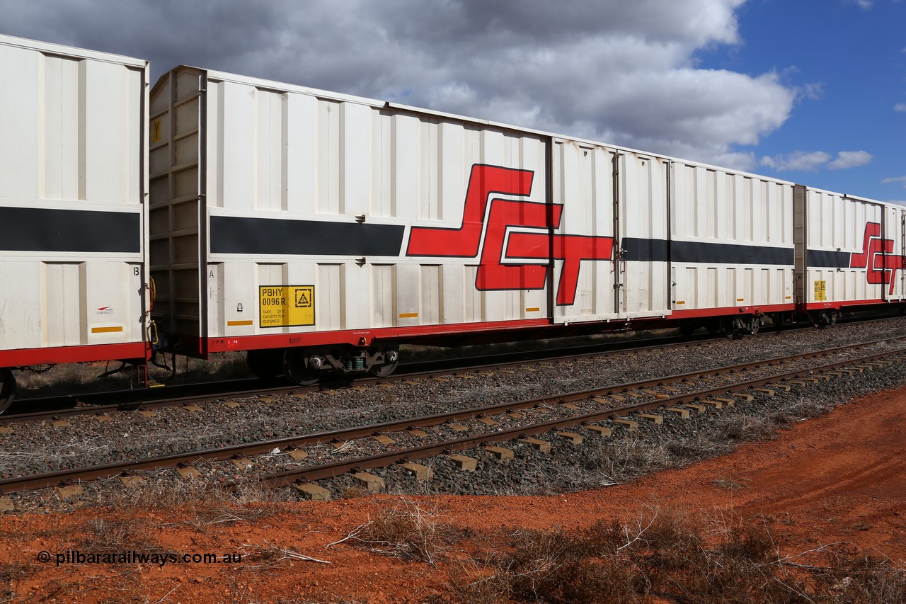160529 8881
Parkeston, SCT train 6MP9 operating from Melbourne to Perth, PBHY type covered van PBHY 0096 Greater Freighter, built by CSR Meishan Rolling Stock Co China in 2014.
Keywords: PBHY-type;PBHY0096;CSR-Meishan-China;