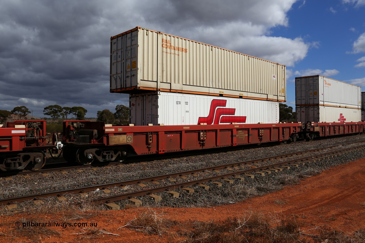 160529 8886
Parkeston, SCT train 6MP9 operating from Melbourne to Perth, PWWY type PWWY 0010 one of forty well waggons built by Bradken NSW for SCT, loaded with a 40' RFRA type SCT reefer SCTR 132 and a 48' MFG1 Rail Containers unit SCFU 912321 with SCT decals.
Keywords: PWWY-type;PWWY0010;Bradken-NSW;
