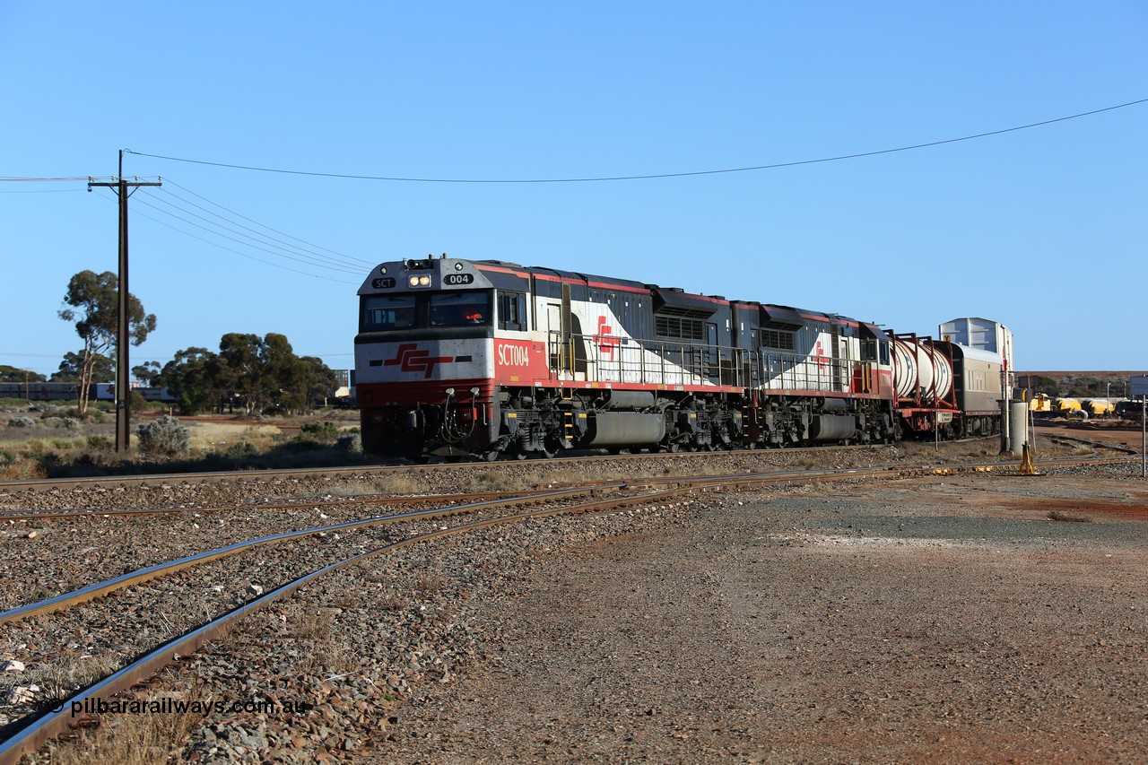 160530 9086
Parkeston, SCT train 1PM9 operates mostly empty from Perth to Melbourne, seen here arriving to take the loop behind EDI Downer built EMD model GT46C-ACe unit SCT 004 serial 97-1728 and SCT 006 with 66 waggons for 2479 tonnes and 1603 metres length.
Keywords: SCT-class;SCT004;EDI-Downer;EMD;GT46C-ACe;07-1728;