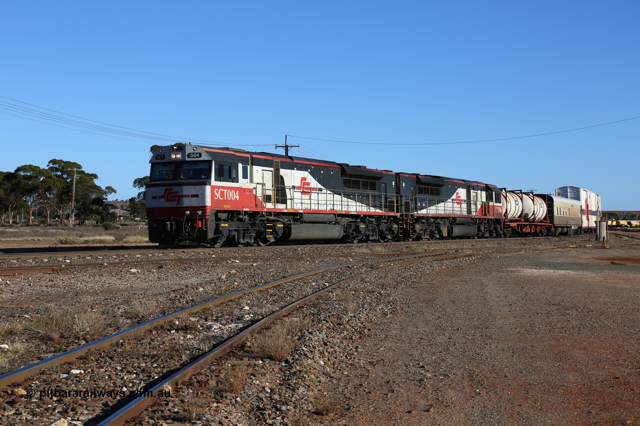 160530 9087
Parkeston, SCT train 1PM9 operates mostly empty from Perth to Melbourne, seen here arriving to take the loop behind EDI Downer built EMD model GT46C-ACe unit SCT 004 serial 97-1728 and SCT 006 with 66 waggons for 2479 tonnes and 1603 metres length.
Keywords: SCT-class;SCT004;EDI-Downer;EMD;GT46C-ACe;07-1728;
