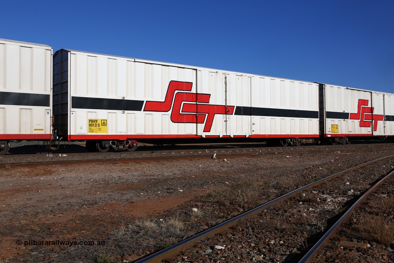 160530 9189
Parkeston, SCT train 7GP1 which operates from Parkes NSW (Goobang Junction) to Perth, PBHY type covered van PBHY 0013 Greater Freighter, one of thirty five units built by Gemco WA in 2005 without the Greater Freighter signage.
Keywords: PBHY-type;PBHY0013;Gemco-WA;