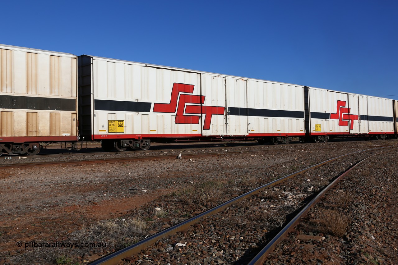 160530 9197
Parkeston, SCT train 7GP1 which operates from Parkes NSW (Goobang Junction) to Perth, PBHY type covered van PBHY 0071 Greater Freighter, built by CSR Meishan Rolling Stock Co China in 2014 without the Greater Freighter signage.
Keywords: PBHY-type;PBHY0071;CSR-Meishan-China;