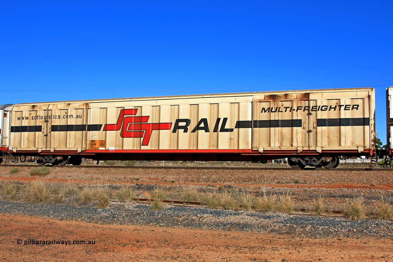 100603 8992
Parkeston, SCT train 3MP9, PBGY type covered van PBGY 0041 Multi-Freighter, one of eighty two waggons built by Queensland Rail Redbank Workshops in 2005.
Keywords: PBGY-type;PBGY0041;Qld-Rail-Redbank-WS;