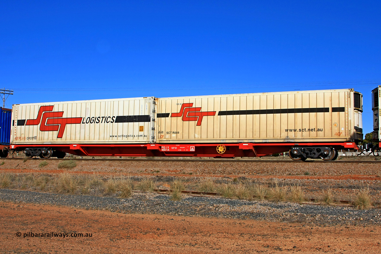 100603 9002
Parkeston, SCT train 3MP9, PQIY type 80' container flat PQIY 0007, one of forty units built by Gemco WA in 2009 loaded with 40' SCT reefer FORU 40 / SCTR008 and 40' SCT Logistics GPR1 type reefer SCTU 02 / CR017.
Keywords: PQIY-type;PQIY0007;Gemco-WA;