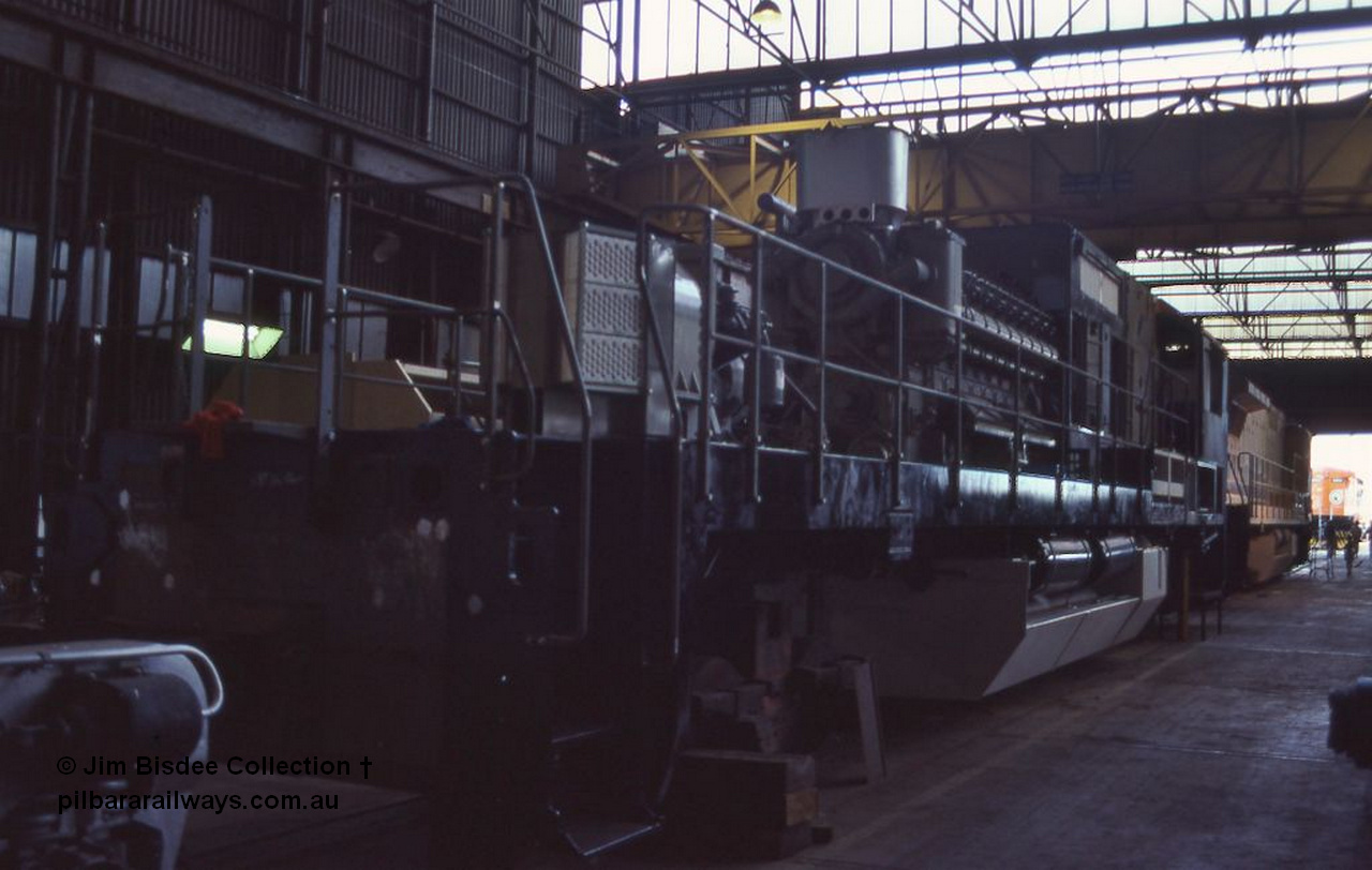 6980 001
Welshpool, Goninan Open Day 27th August, 1988. View from No.2 end of under construction GE CM39-8 locomotive 5632 serial 5831-11 / 88-081 being built for Mt Newman Mining.
Jim Bisdee photo.
Keywords: 5632;Goninan;GE;CM39-8;5831-11/88-081;