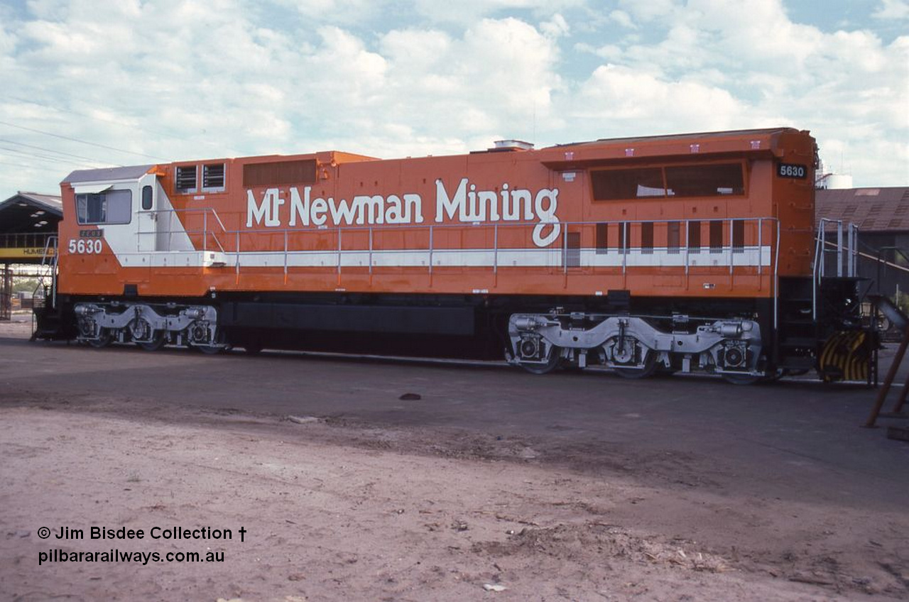 6986 001
Welshpool, Goninan Open Day 27th August, 1988. Mt Newman Mining's Goninan new build GE CM39-8 model loco 5630 'Zeus' serial 5831-09 / 88-079.
Jim Bisdee photo.
Keywords: 5630;Goninan;GE;CM39-8;5831-09/88-079;