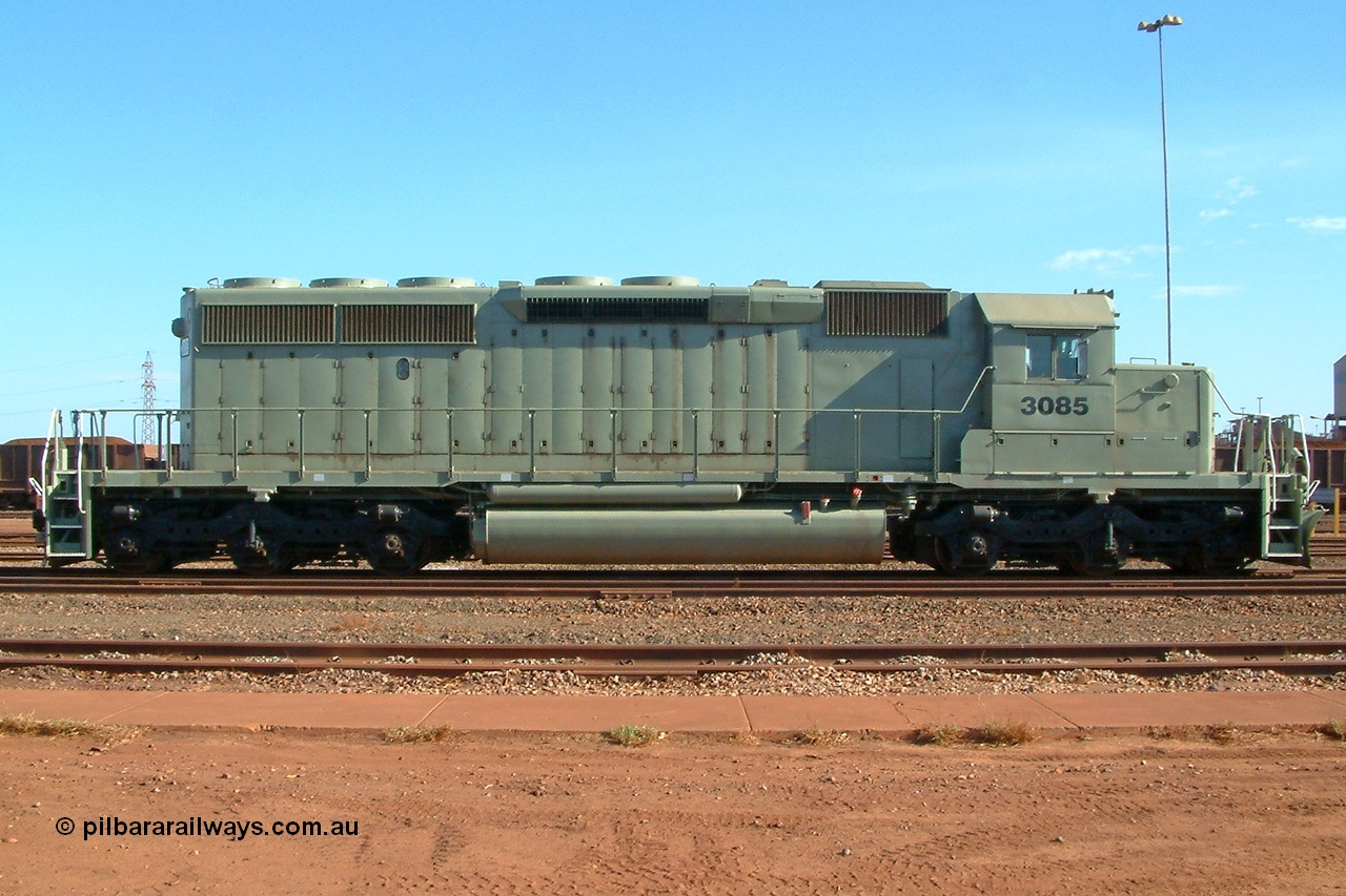 040127 163743r
Nelson Point, SD40-2 loco 3085 serial 786170-25 originally Union Pacific unit UP 3523 stands out the front of the Locomotive Overhaul Shop, awaiting repairs 27th January 2004.
Keywords: 3085;EMD;SD40-2;786170-25;UP3523;