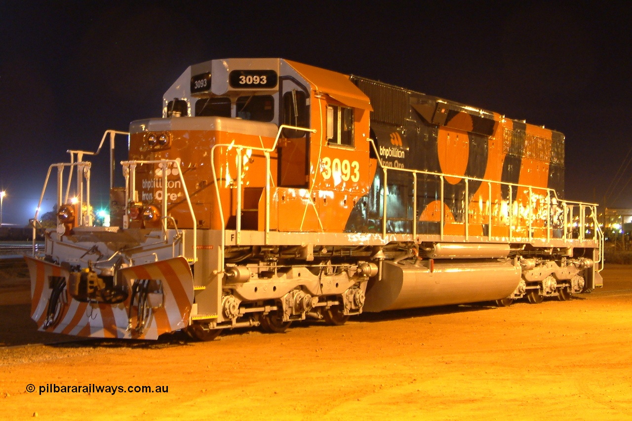 040807 184612r
Nelson Point, BHP Billiton EMD SD40R unit 3093 serial 33679 and originally Southern Pacific SD40 SP 8487 sits at the hard stand having been delivered earlier in the day 7th August 2004.
Keywords: 3093;EMD;SD40R;33679/7083-9;SD40;SP8487;