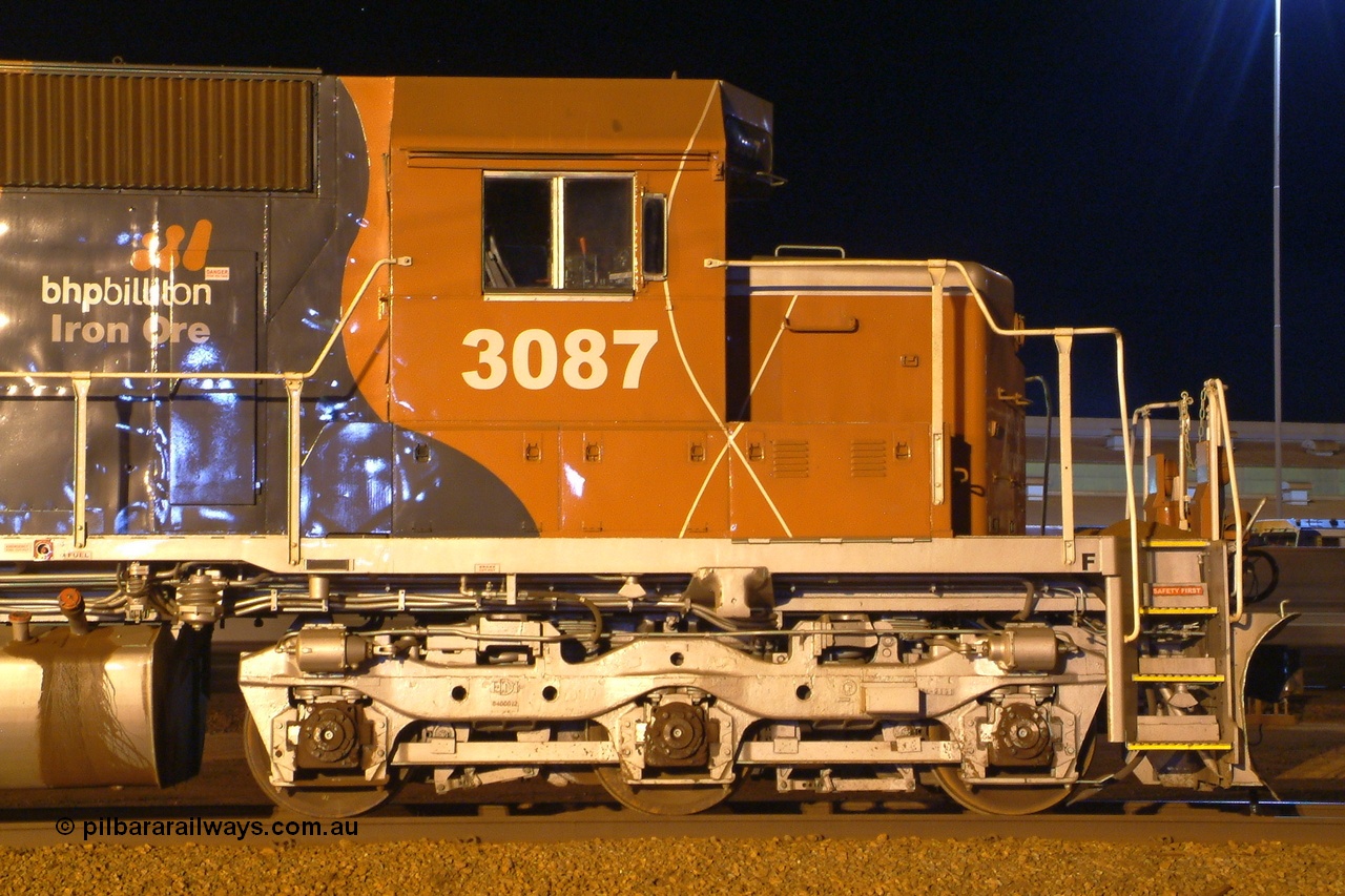 040819 040126r
Nelson Point, BHP Billiton EMD SD40R unit 3087 serial 31519 and originally Southern Pacific SD40 SP 8438 has been placed at the wheel lathe road for attention in the morning 19th August 2004.
Keywords: 3087;EMD;SD40R;31519/7861-29;SD40;SP8438;