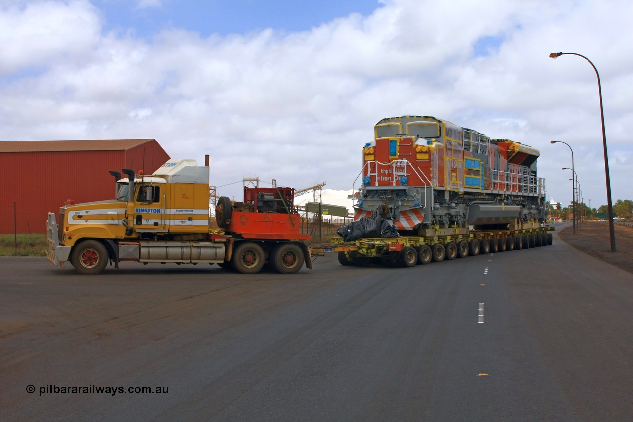 090114 0904
Port Hedland, the last of the current order at the time and last off the ship, Electro-Motive built SD70ACe/LC loco 4346 serial 20078915-013 swings off Gilbert Street and into Nelson Point via Gate 9 on the 14th January 2009.
Keywords: 4346;Electro-Motive;EMD;SD70ACe/LC;20078915-013;