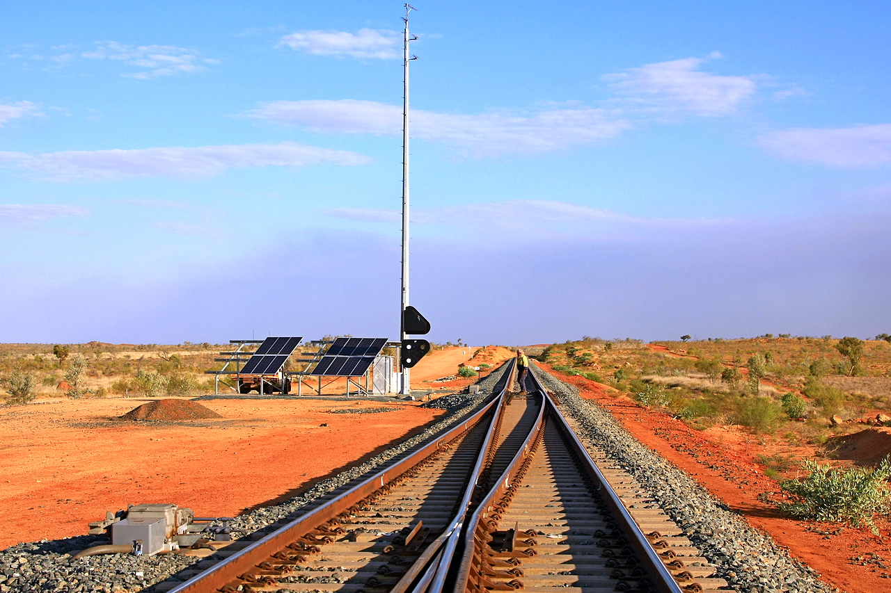 090915 2481r
Forrest Siding, south end looking south on the FMG line at the 128.96 km. This siding was orginally 3 km long, the south end here was extended a further 3 km towards the flyover bridge over BHP. 15th of September 2009. Geodata [url=https://goo.gl/maps/WK9n7yCJtb6eqgvY9]location data[/url].
