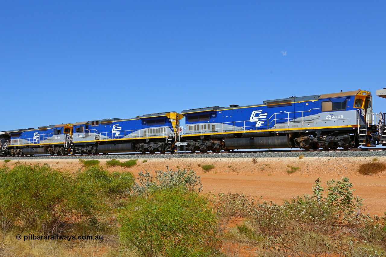 171222 1126r
Ballast Spur A at the 44.1 km on the Roy Hill railway, CFCLA Goninan ALCo to GE rebuild units CM40-8M CD 4303, CD 4302 and CD 4301 during mainline load testing of the three lease units sandwiched between a pair of Roy Hill ES44ACi units. 22nd December, 2017.
Keywords: CD-class;CD4303;CFCLA;Goninan;GE;CM40-8M;8206-04/92-126;rebuild;Comeng-WA;ALCo;M636;9423;C6116-1;