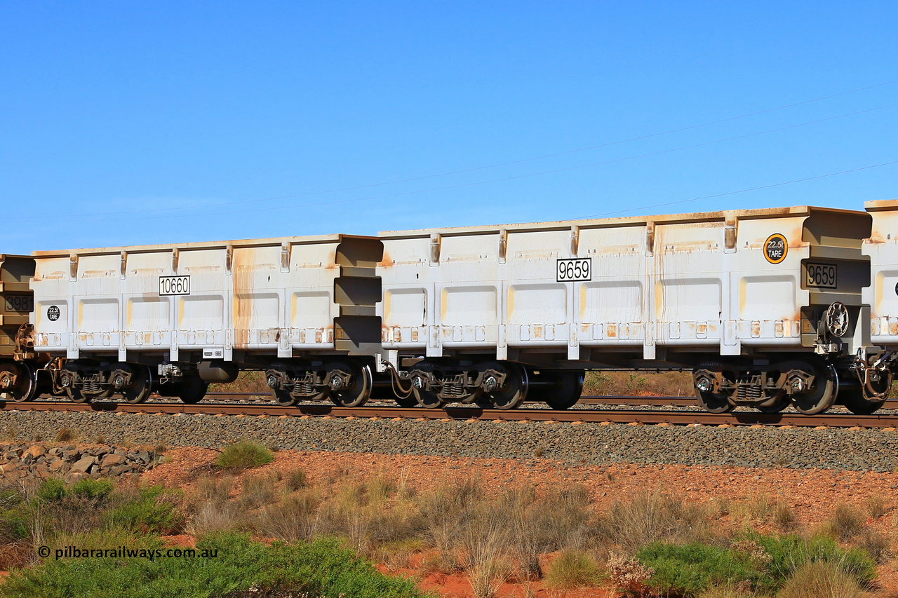 09659-10660 231227 2248
FMG 9659 and 10660 on an empty train at Boodarie, December 27, 2023. 338 waggons numbered from 9659 slave and 10660 control, up to 9995 slave and 10996 control built by CRRC Qiqihar in 2023 and 2024, with the CNR style body at 22.5 tonne tare.
Keywords: 9659-10660;CRRC-Qiqihar;FMG-ore-waggon;